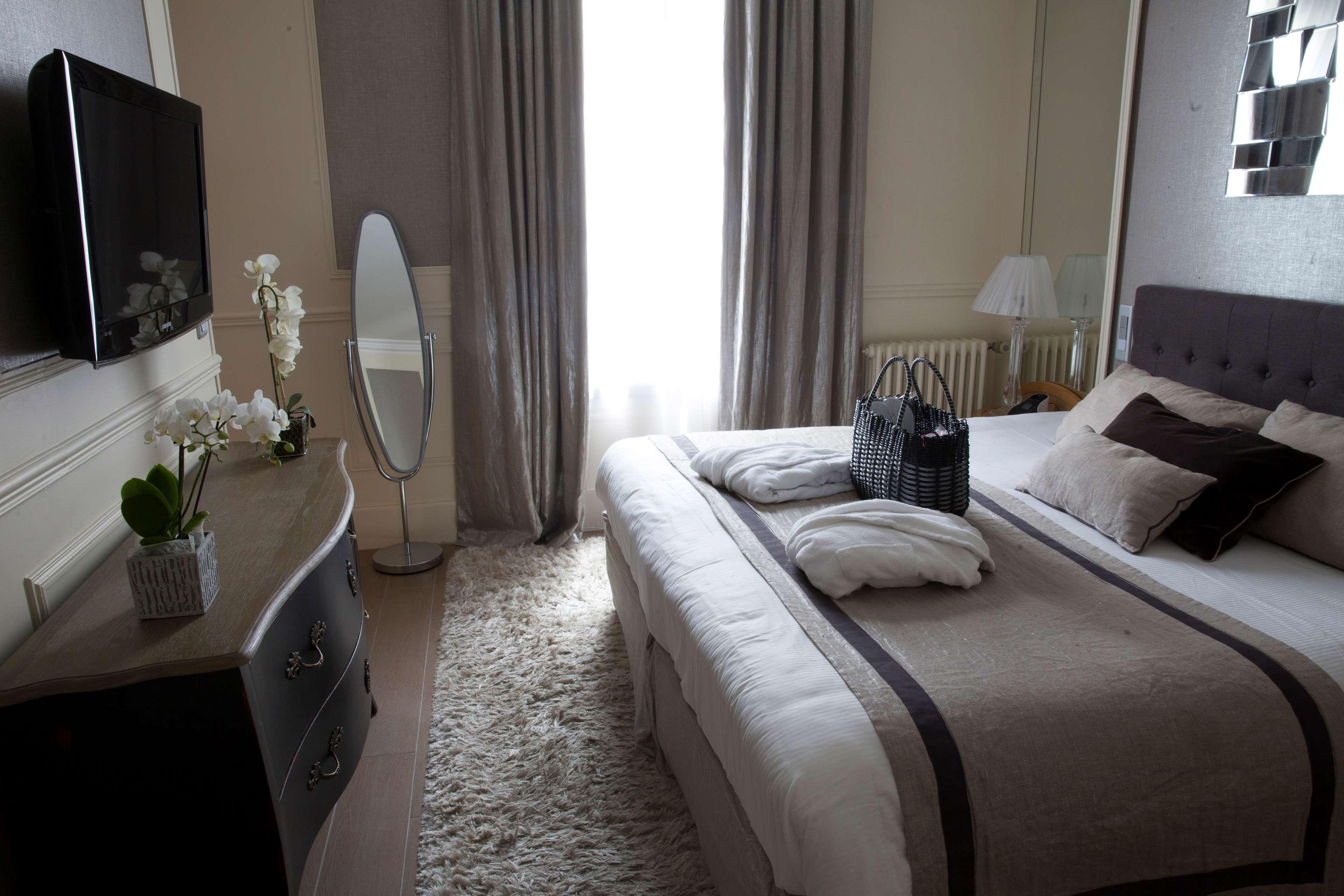 & Le Grand Monarque, Bw Premier Collection 4* Chartres
