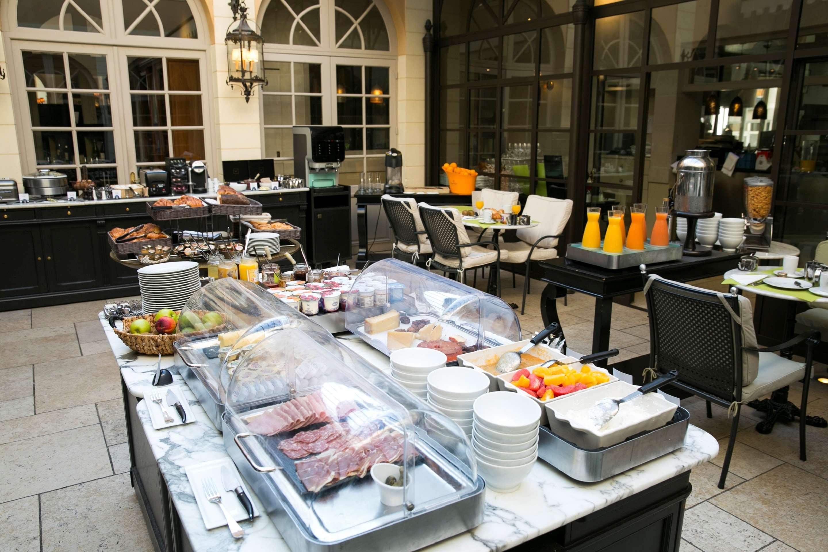 & Le Grand Monarque, Bw Premier Collection Hotel 4*