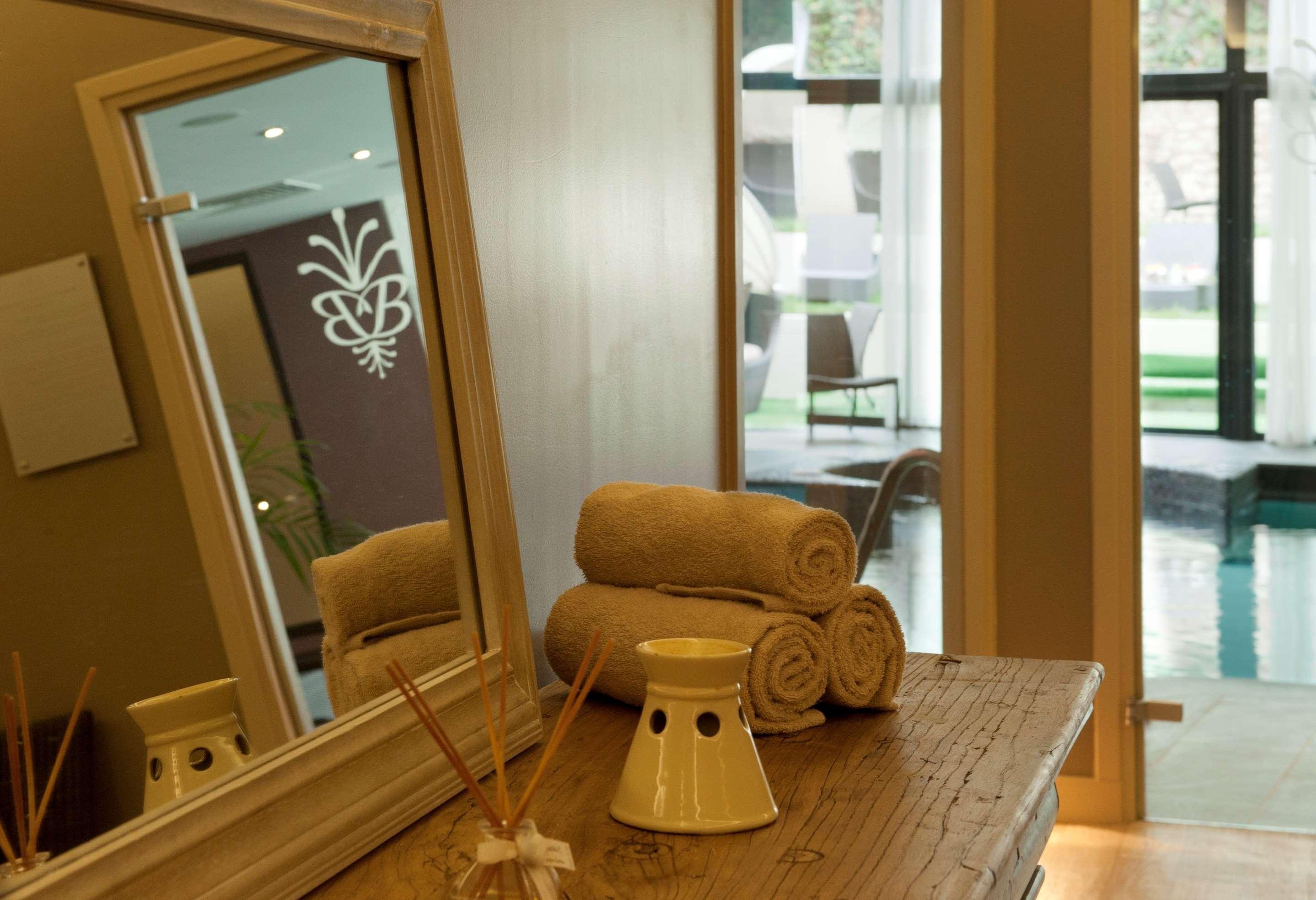 & Le Grand Monarque, Bw Premier Collection 4* Chartres