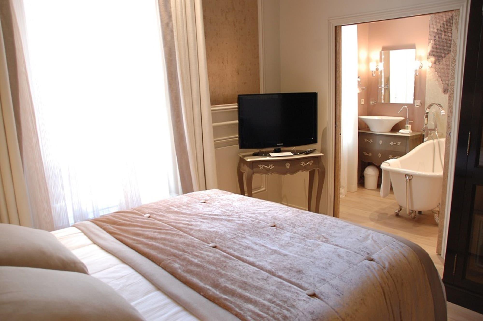 Western Premier Grand Monarque Hotel&spa 4*